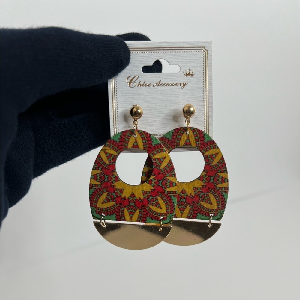 Chloe Accessory Women’s Wooden Boho Lightweight Dangle Earrings